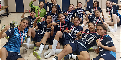 Yıldırım Bayazıt Ortaokulu Yıldız Kız Futsal Takımı Türkiye Finallerinde Adana'yı Temsil Edecek